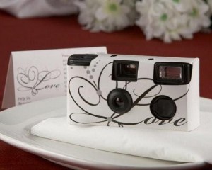 A wonderful way to give your guests a thank you blessing is a disposable camera...